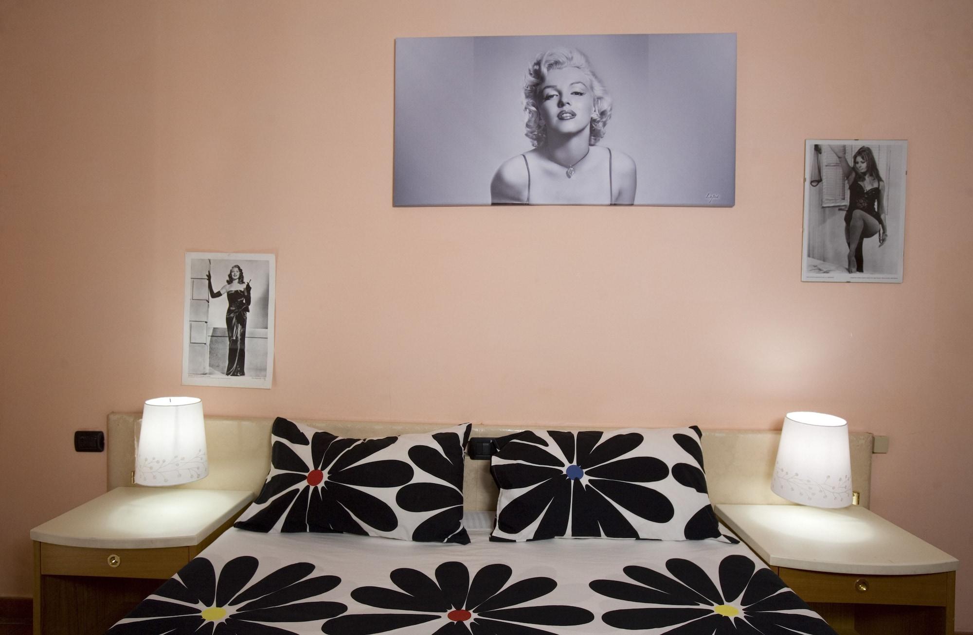 Hotel Cineholiday Napoli Esterno foto