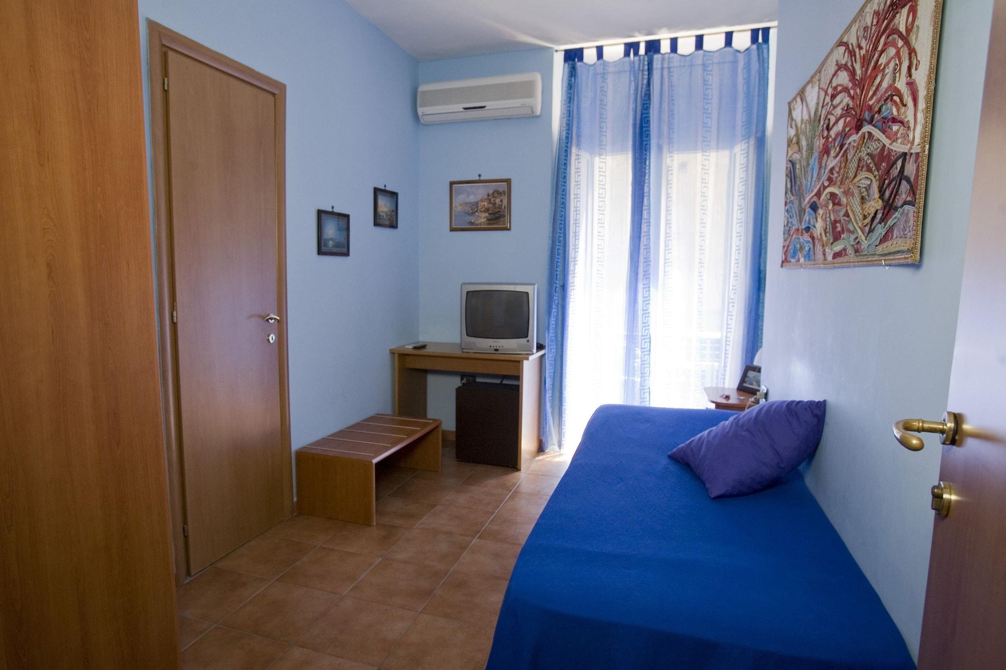 Hotel Cineholiday Napoli Esterno foto