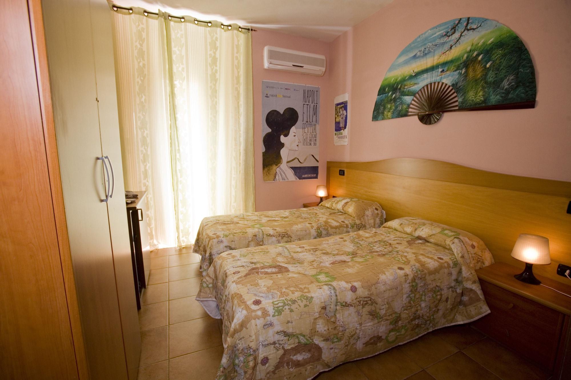 Hotel Cineholiday Napoli Esterno foto