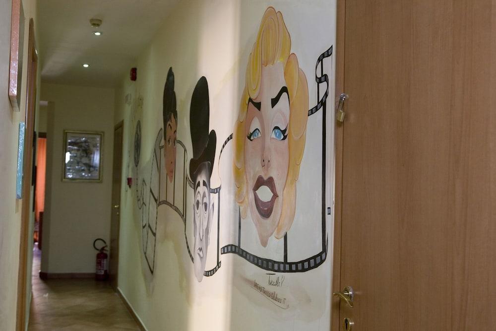 Hotel Cineholiday Napoli Esterno foto