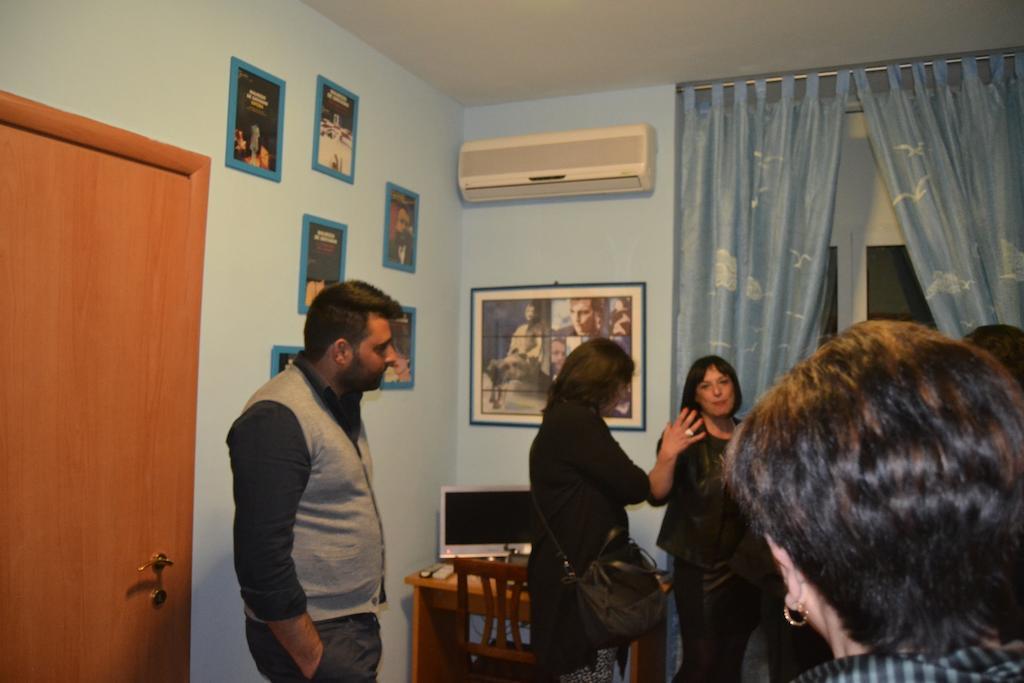 Hotel Cineholiday Napoli Esterno foto