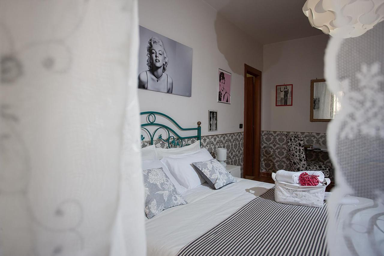 Hotel Cineholiday Napoli Esterno foto