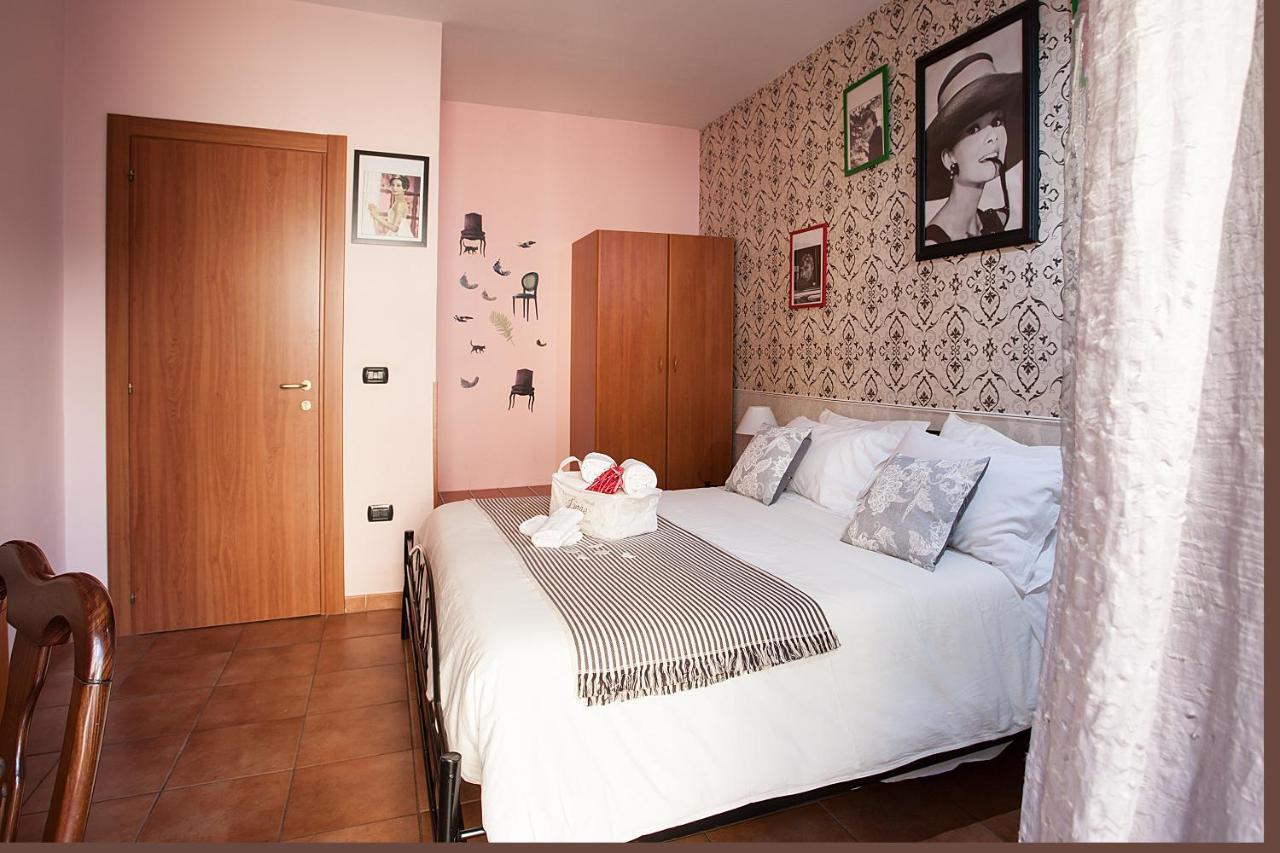 Hotel Cineholiday Napoli Esterno foto