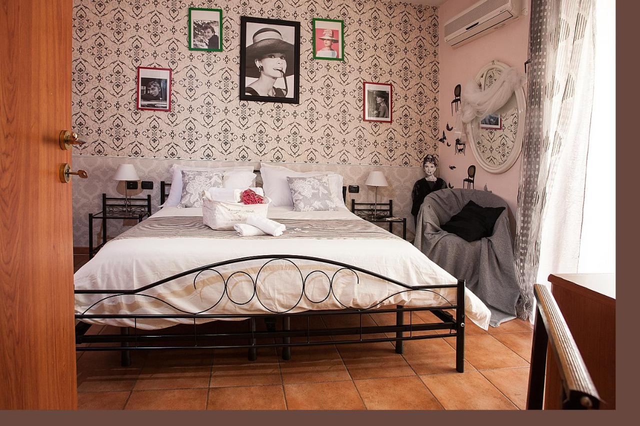 Hotel Cineholiday Napoli Esterno foto