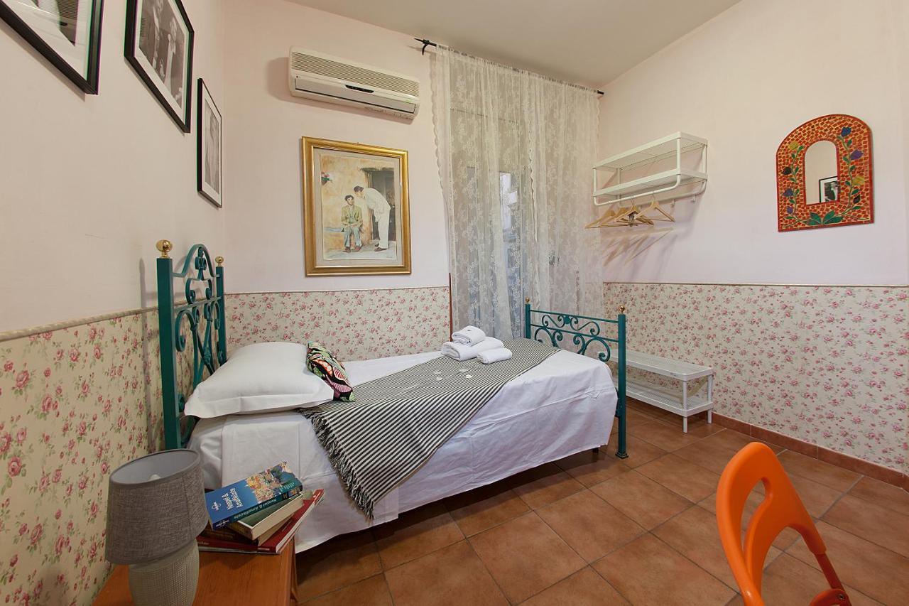Hotel Cineholiday Napoli Esterno foto