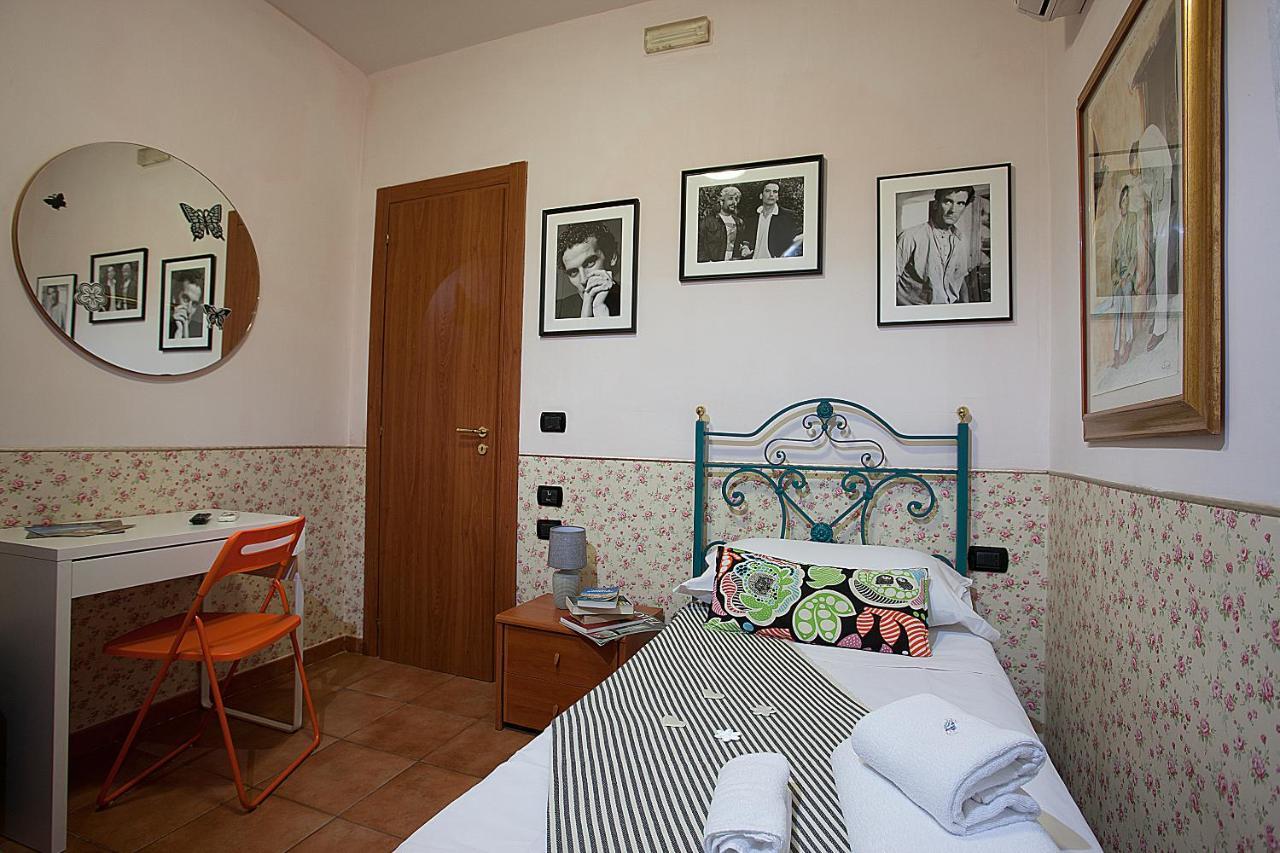 Hotel Cineholiday Napoli Esterno foto